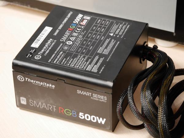 TT挑战者H3机箱联手Smart BX1 RGB 550W 电源倾情演绎RGB光效 TT挑战者H3机箱联手Smart BX1 RGB 550W 电源倾情演绎RGB光效