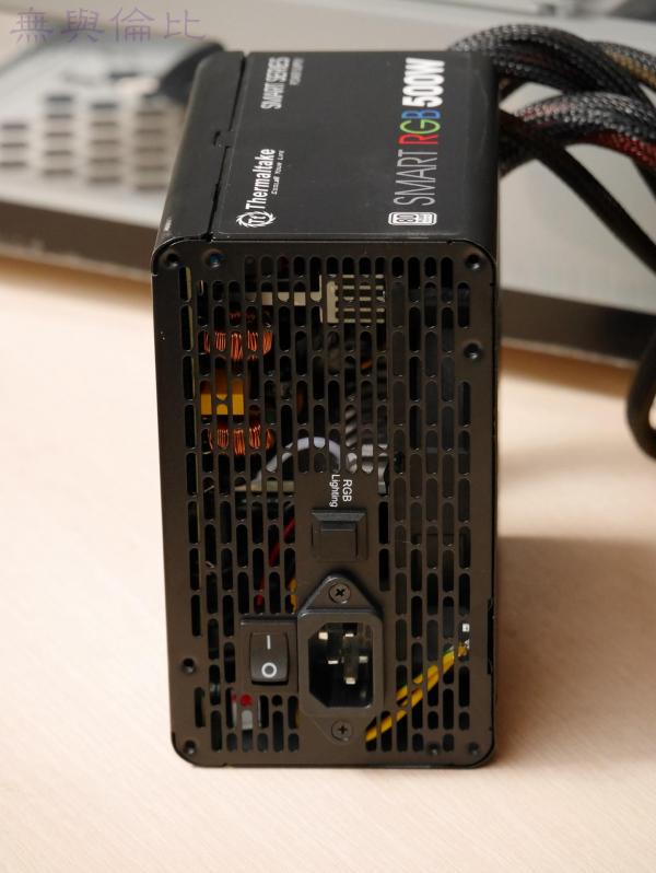 TT挑战者H3机箱联手Smart BX1 RGB 550W 电源倾情演绎RGB光效 TT挑战者H3机箱联手Smart BX1 RGB 550W 电源倾情演绎RGB光效